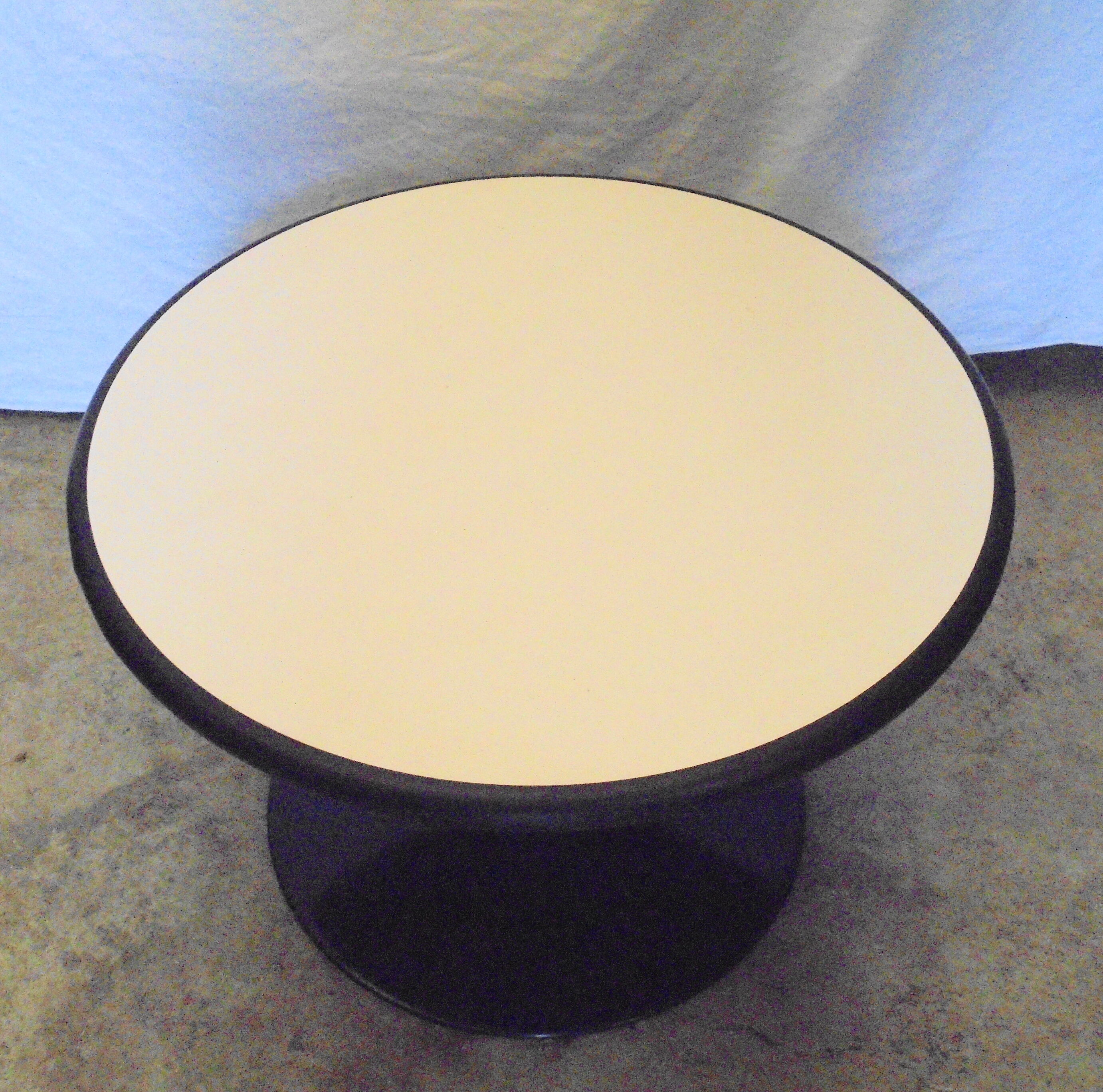 Coffee table round double-sided tray and tulip foot 70s