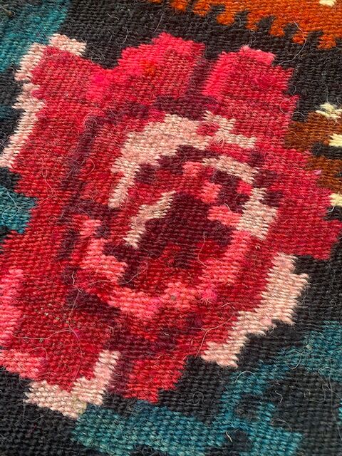 Vintage Moldovan kilim 293 x 202 cm