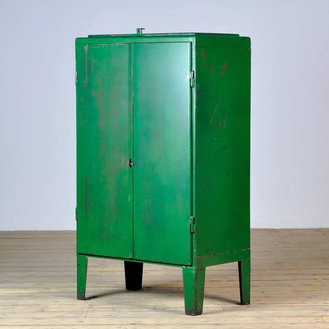 Armoire industrielle en fer années 1960