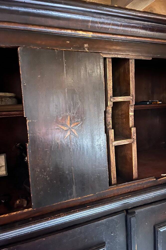 Armoire de cuisine du Valais XIXème