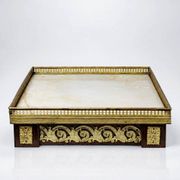 Antique wooden saddle-shaped plateau, gilded metal and onyx, circa 1900.