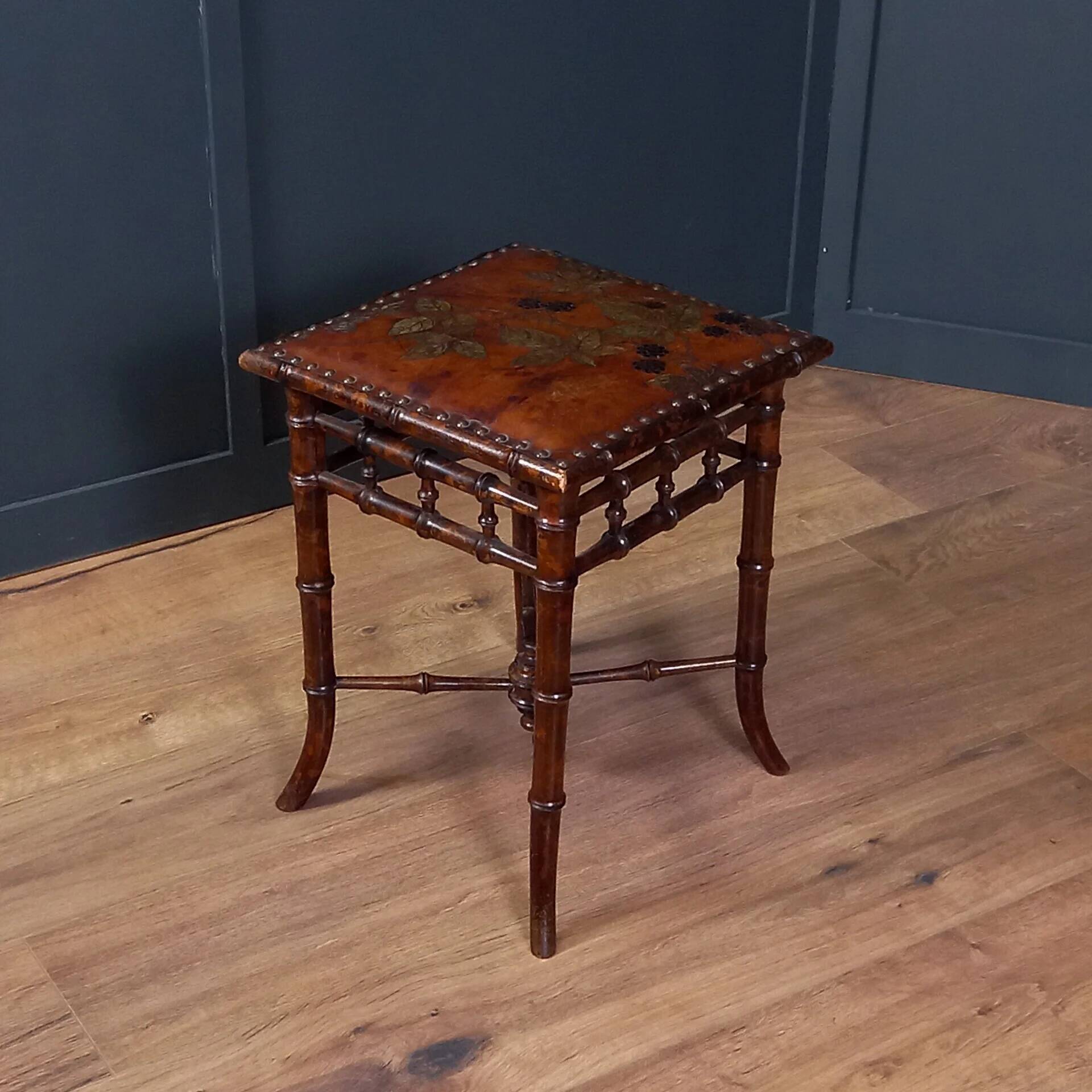Tabouret Jugendstil par George Hulbe