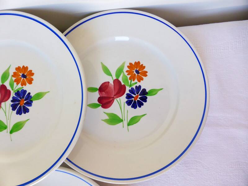 6 vintage dinner plates from the Badonviller factory