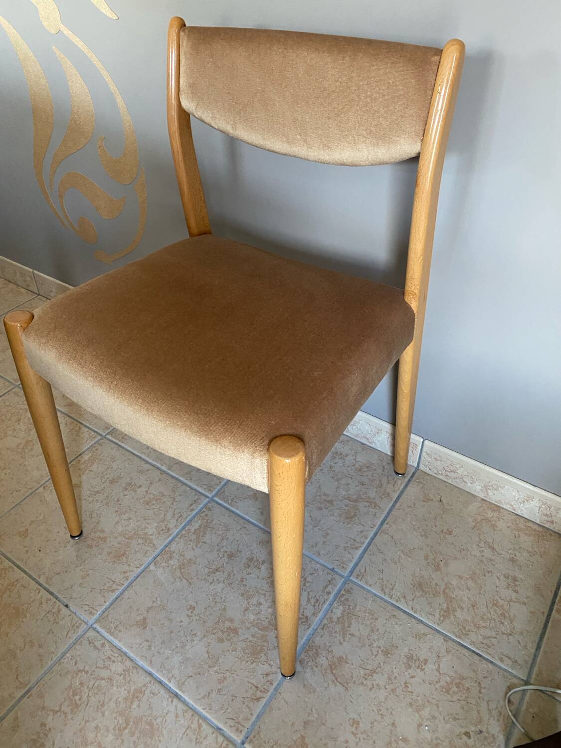 Scandinavian chair in honey colour