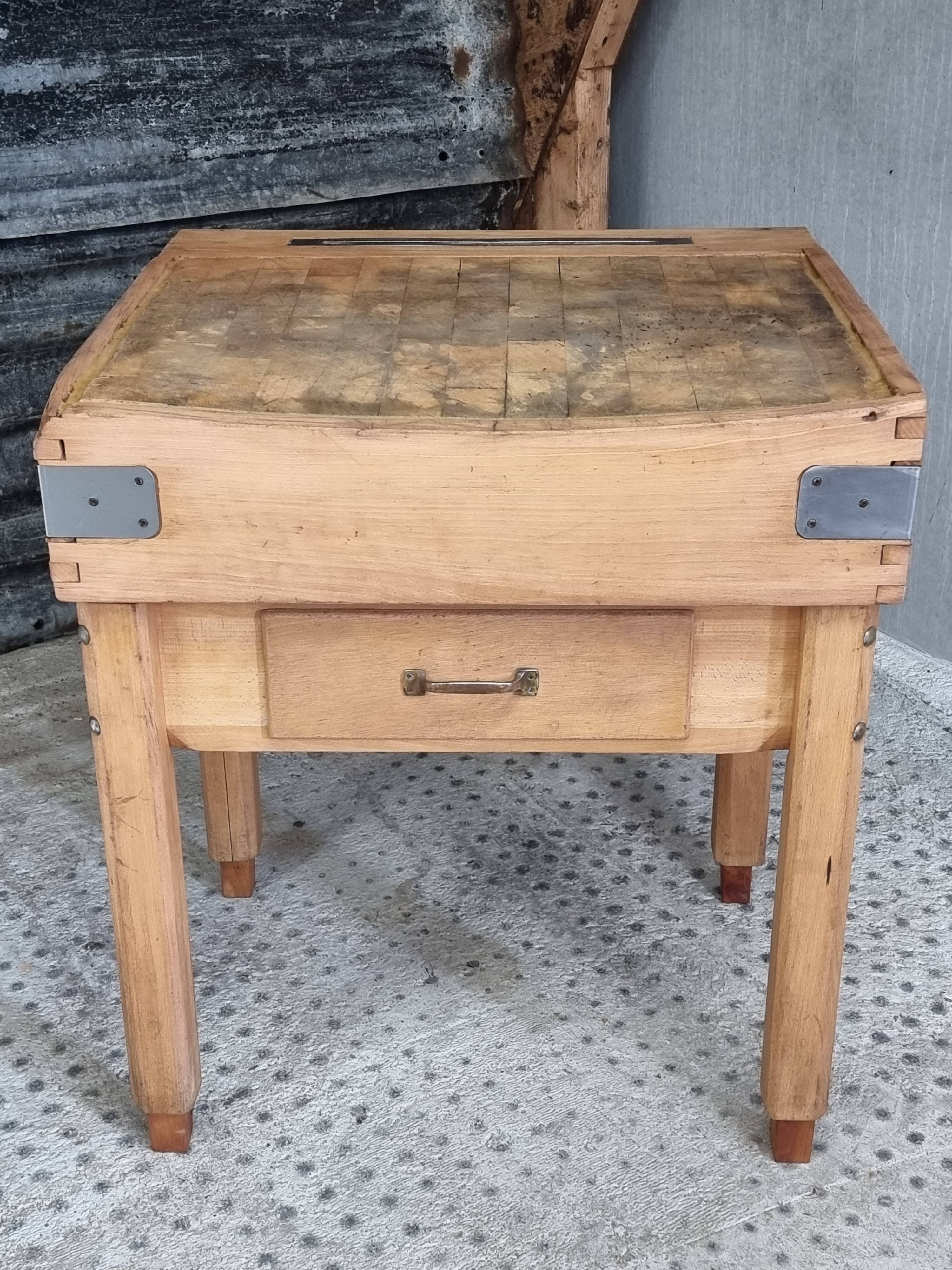 Vintage chopping block butcher table kitchen island