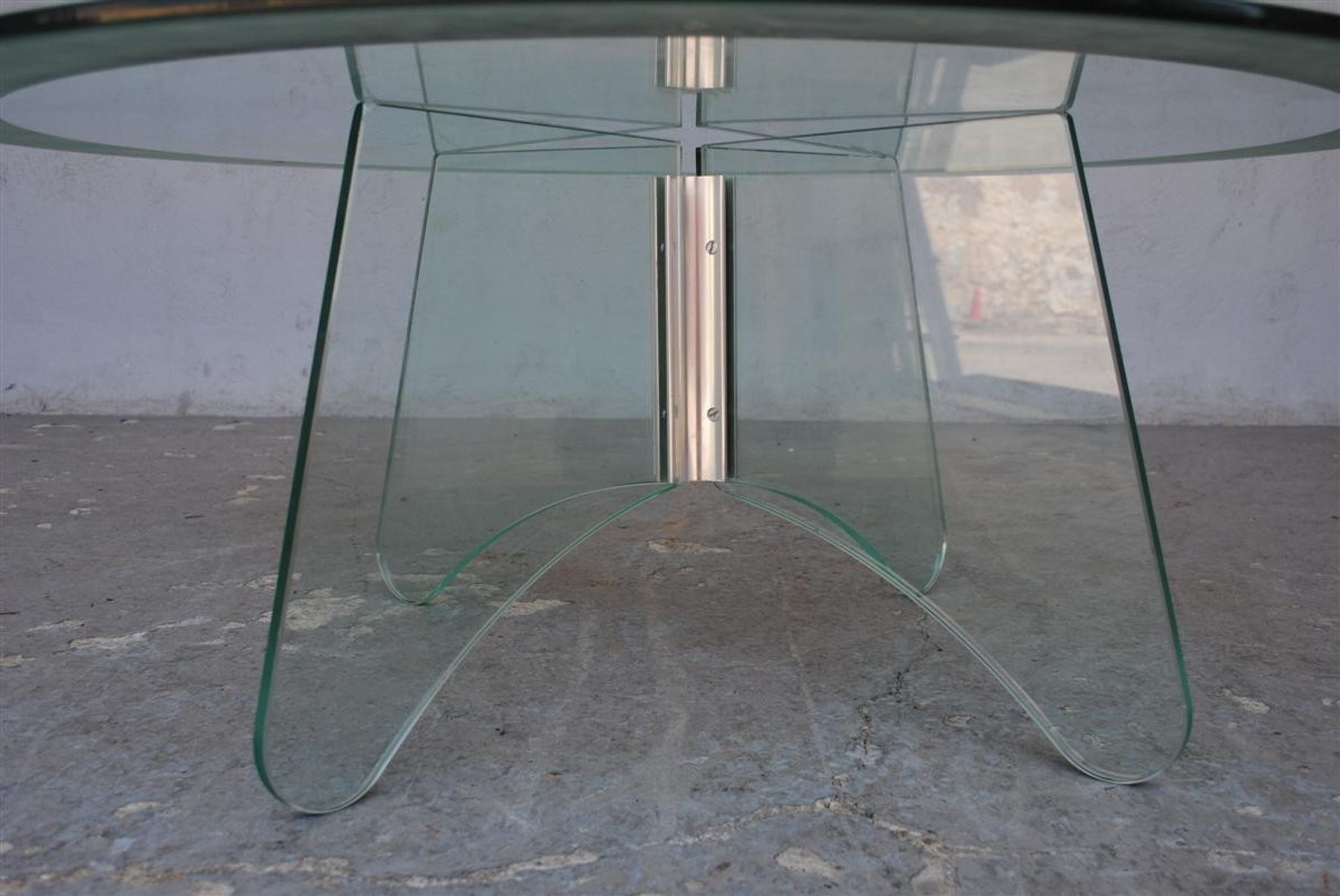 Roundtable low 80s vintage in glass and plexiglass