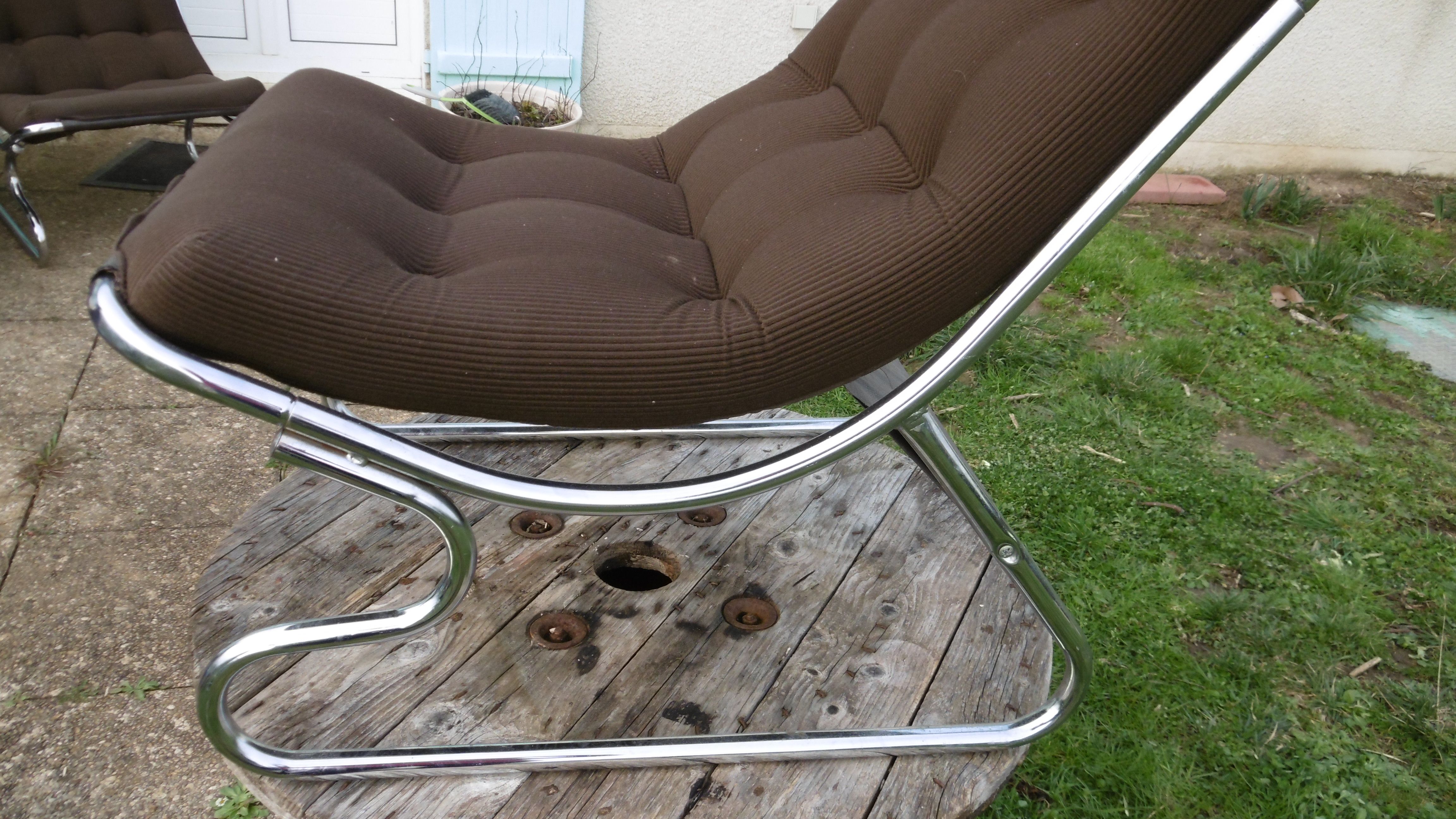 Chair tubular in Brown velvet of the 1970s
