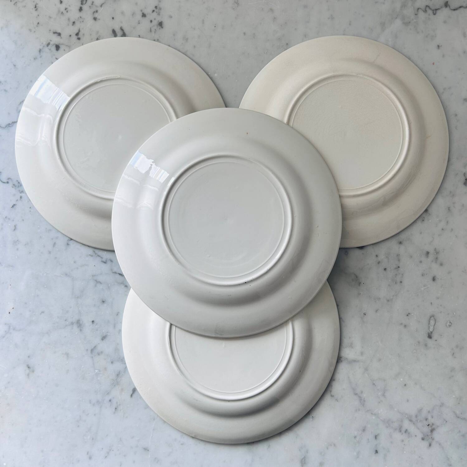 Service de 4 assiettes à carreaux