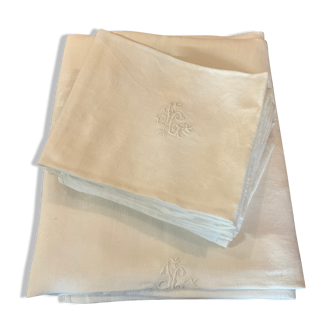 Tablecloth and 12 towels .damask fabrics.embroidered JC