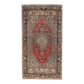Tapis d'aire vintage turc Oushak fait main en laine et coton rouge 110x227