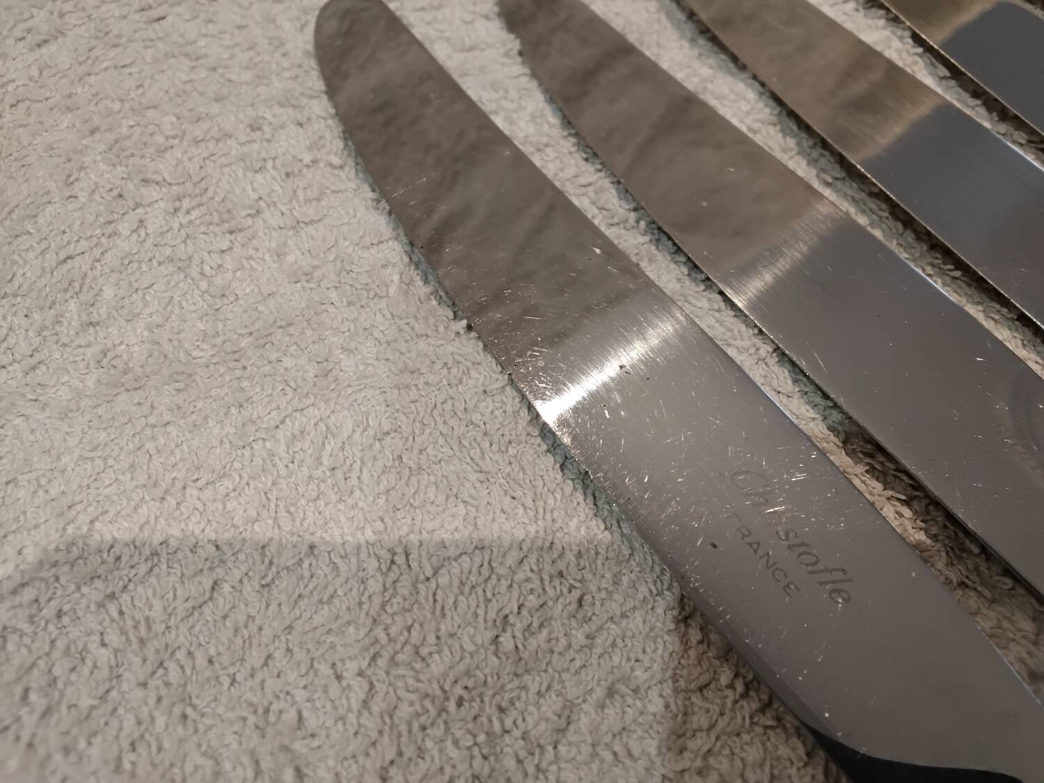 6 silver-plated table knives by Christofle Albi with black dots
