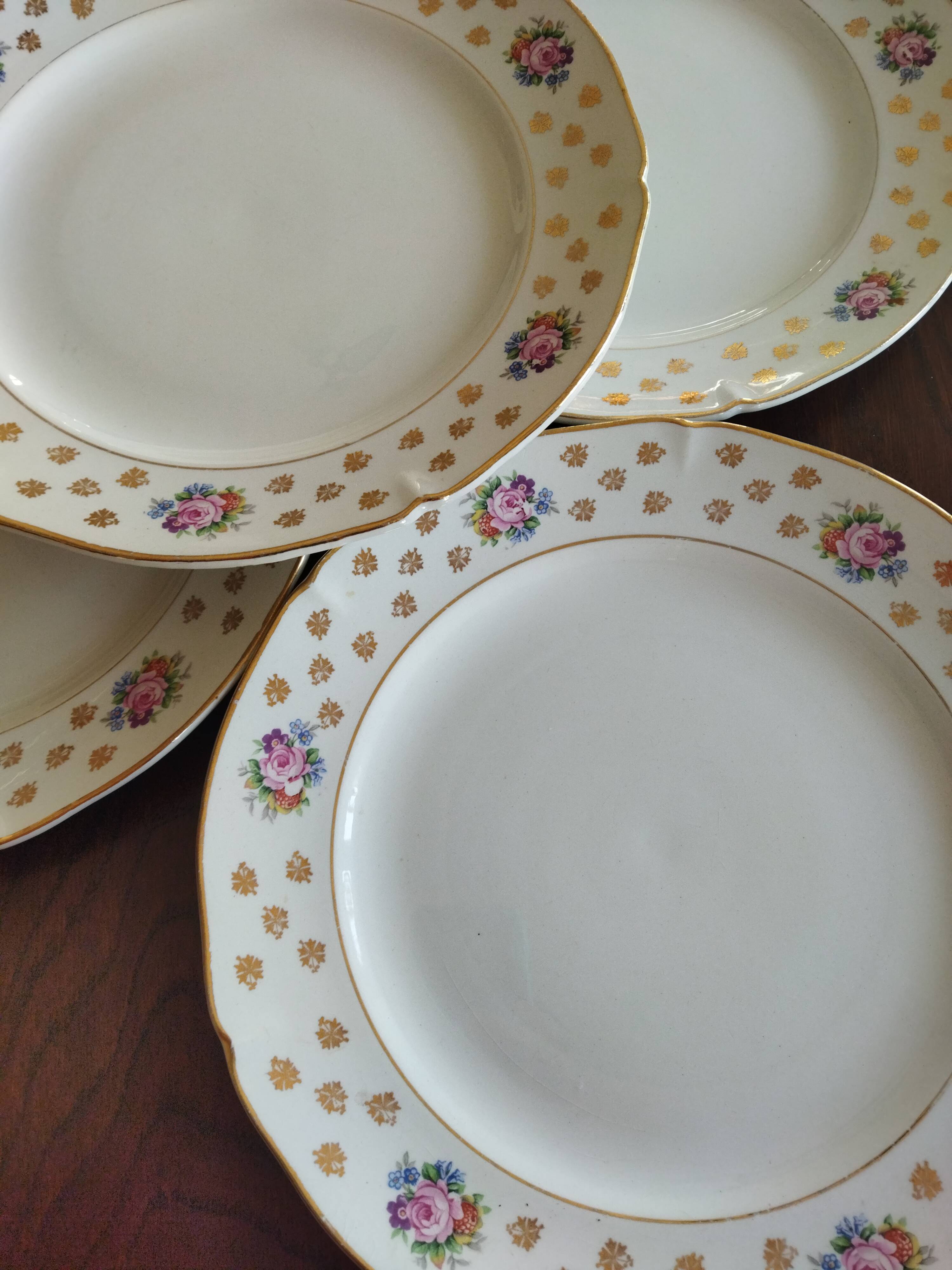 Six assiettes plates Céranord St Amand "Royal"