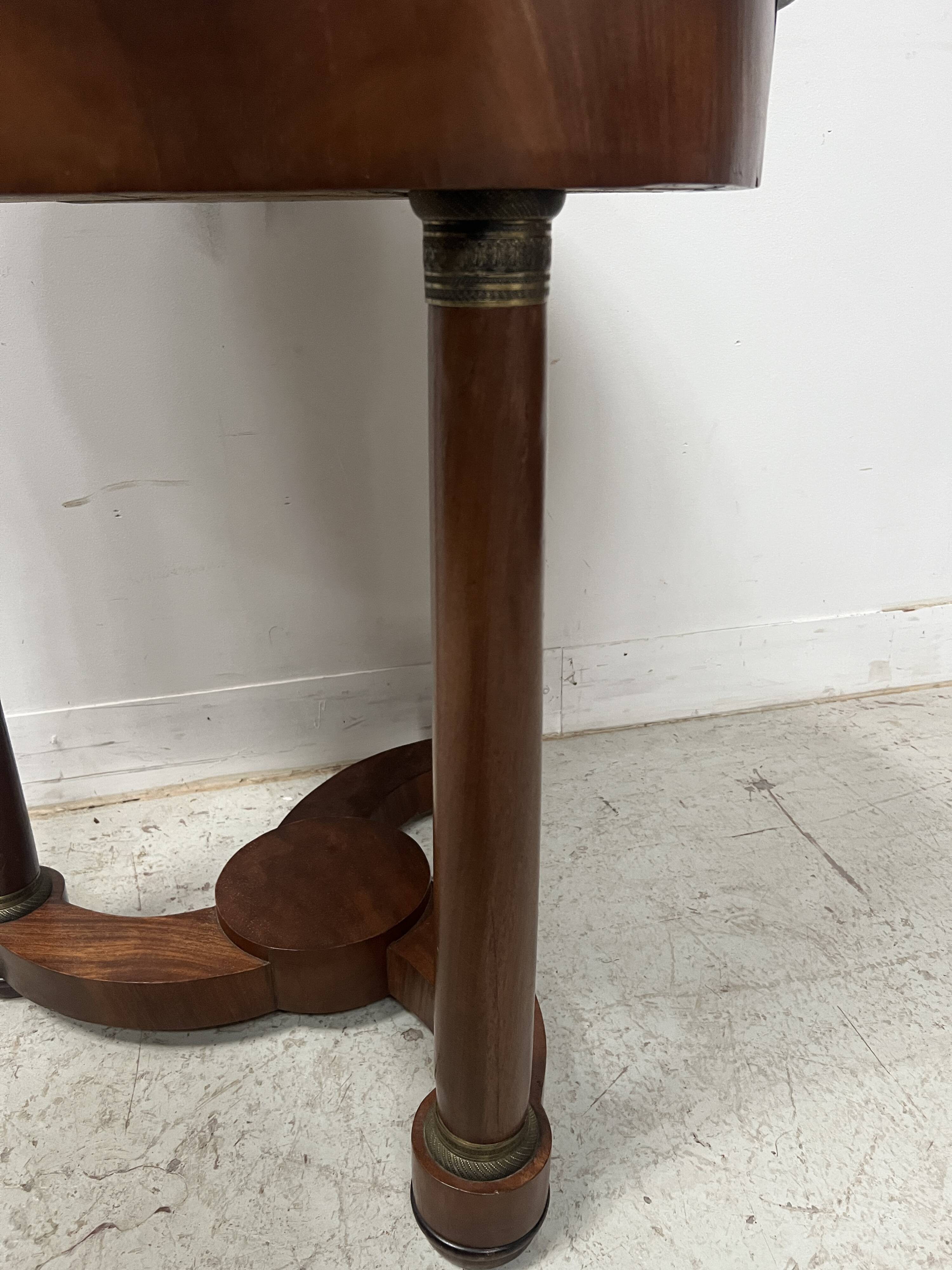Round Empire-style side table in mahogany and veneer, 20th century
