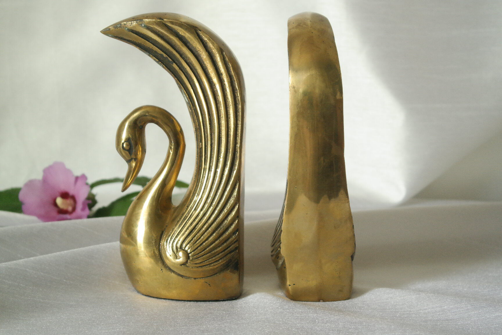 Serre livres cygnes vintage laiton