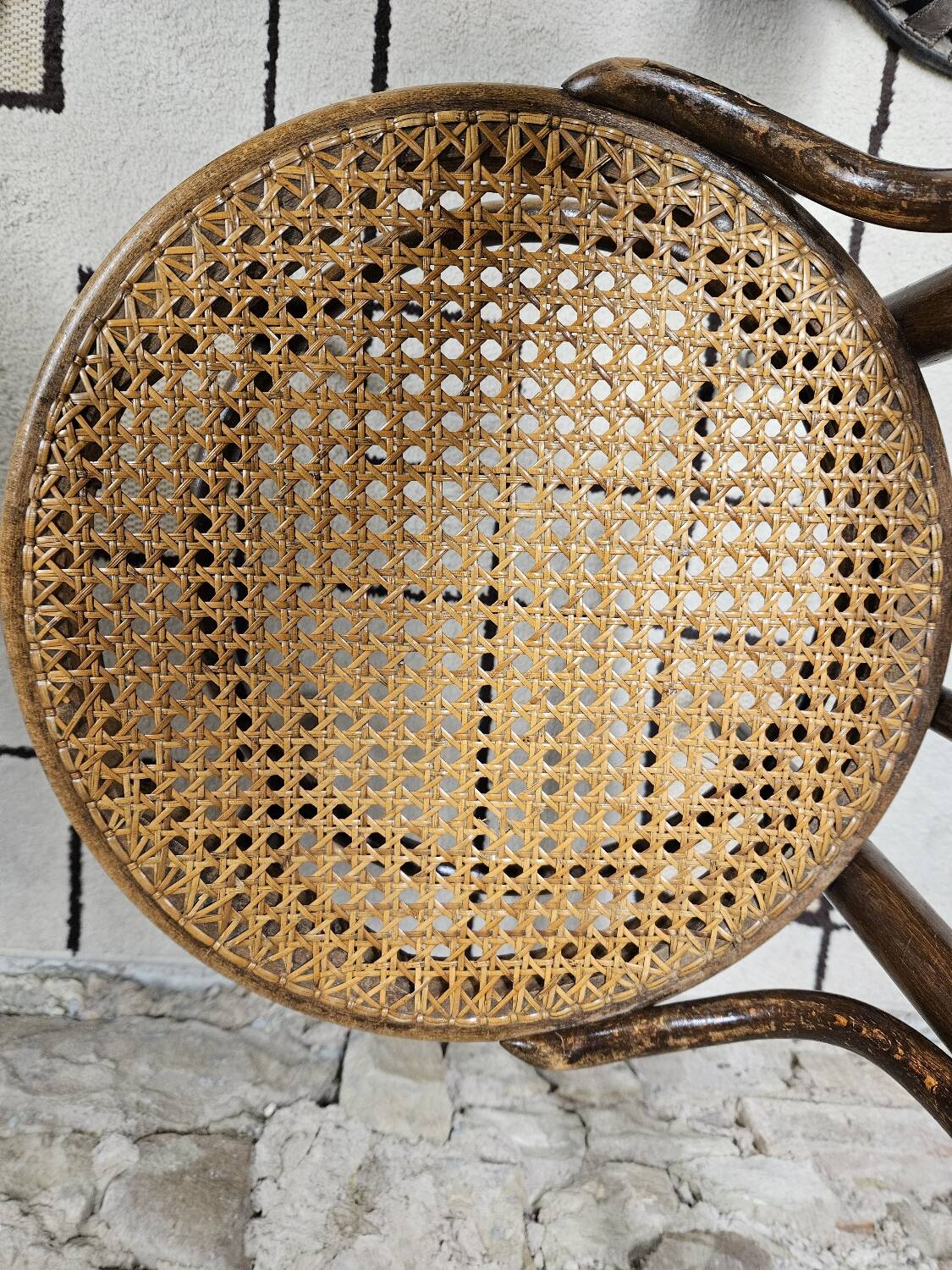 Pair of Thonet austria Nr 18 curved wood bistro chairs