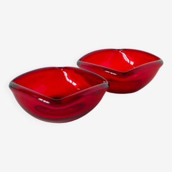 Superb pair of burgundy colored glass storage compartments, in the style of Murano, 1970. In excellent condition