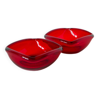 Superb pair of burgundy colored glass storage compartments, in the style of Murano, 1970. In excellent condition