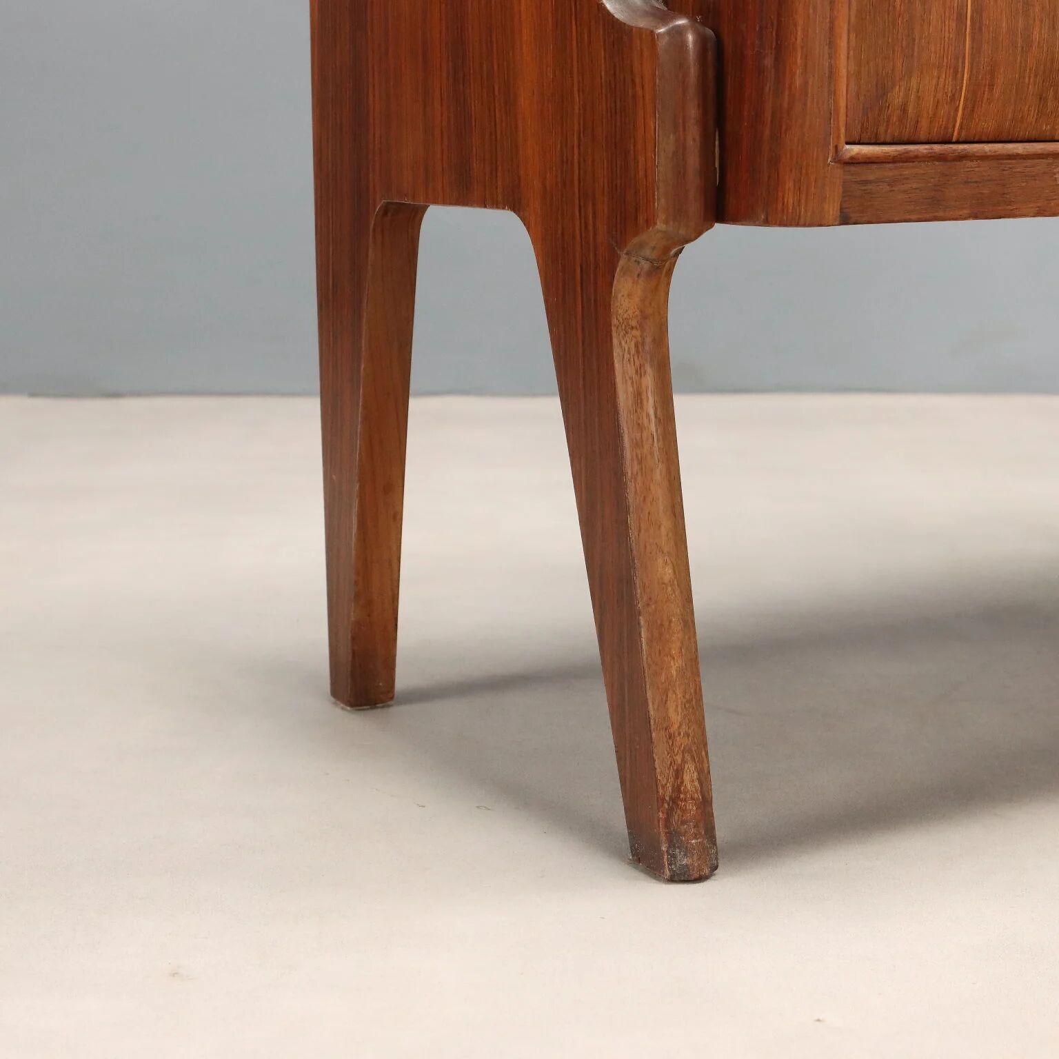 Vintage buffet in exotic wood veneer, 1950s-1960s design.
