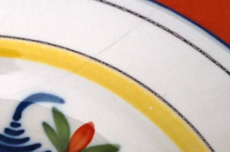 Assiette XIXème Lunéville faïence polychrome à décor floral