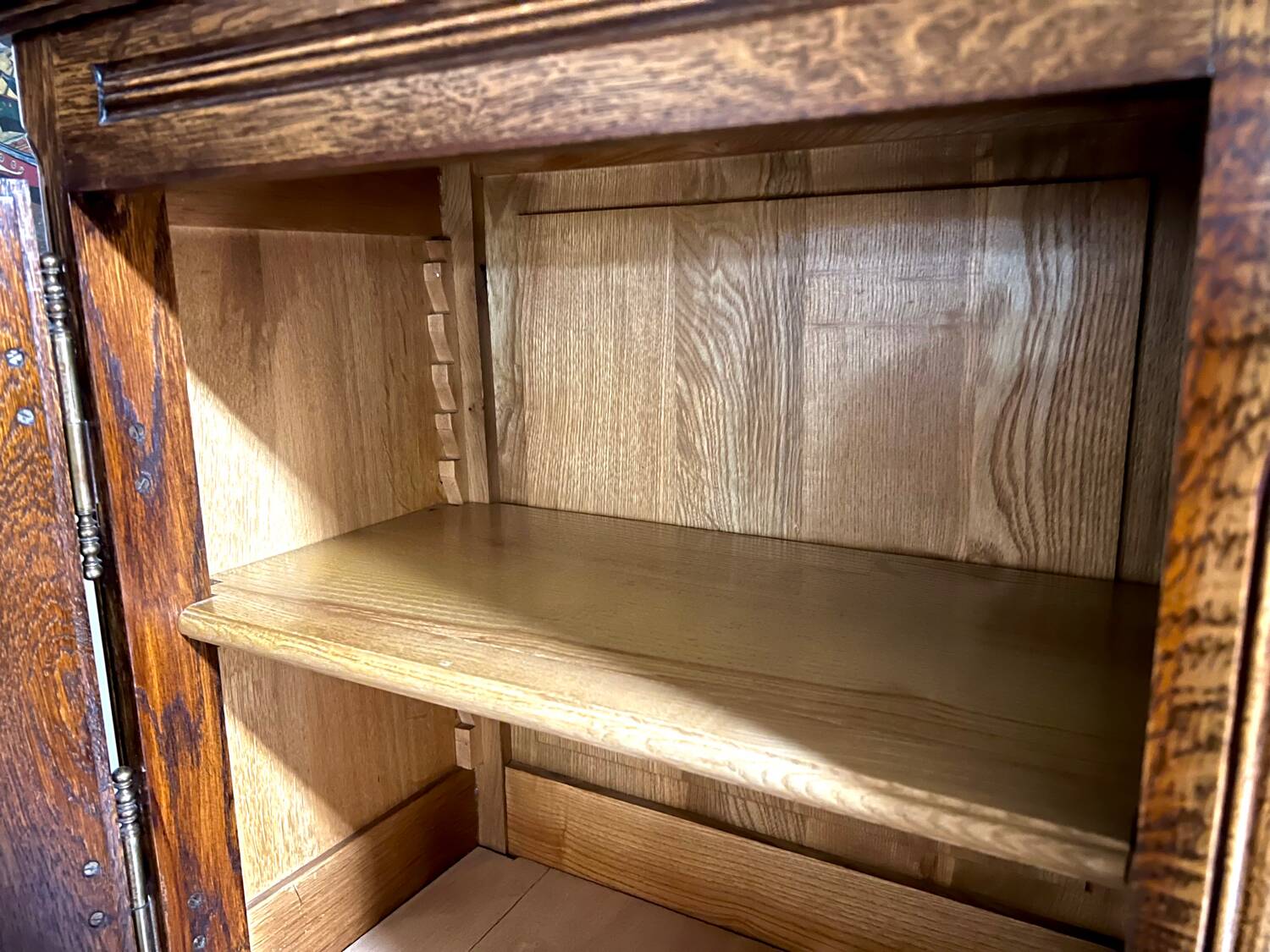 Solid wood dining room sideboard