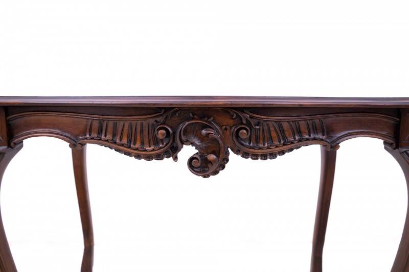 Table en noyer antique datant d'environ 1880, France. Après rénovation.