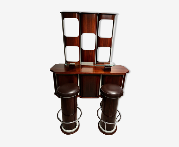 Bar with backlit shelf and 2 stools