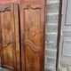 Paire de portes de placard style Louis XV en merisier massif