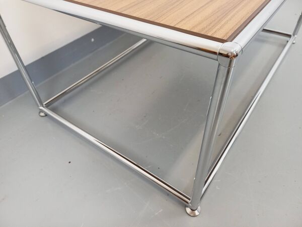 Table basse vintage style USM en mélaminé et métal chromé
