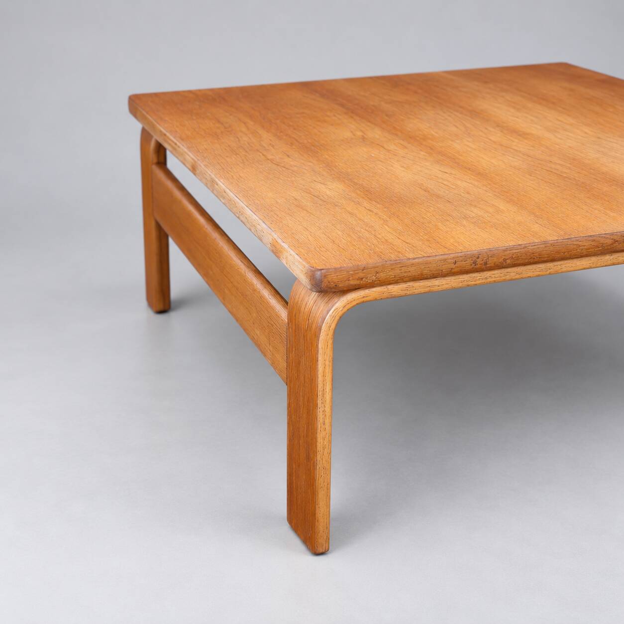 Table basse au design vintage des années 1960