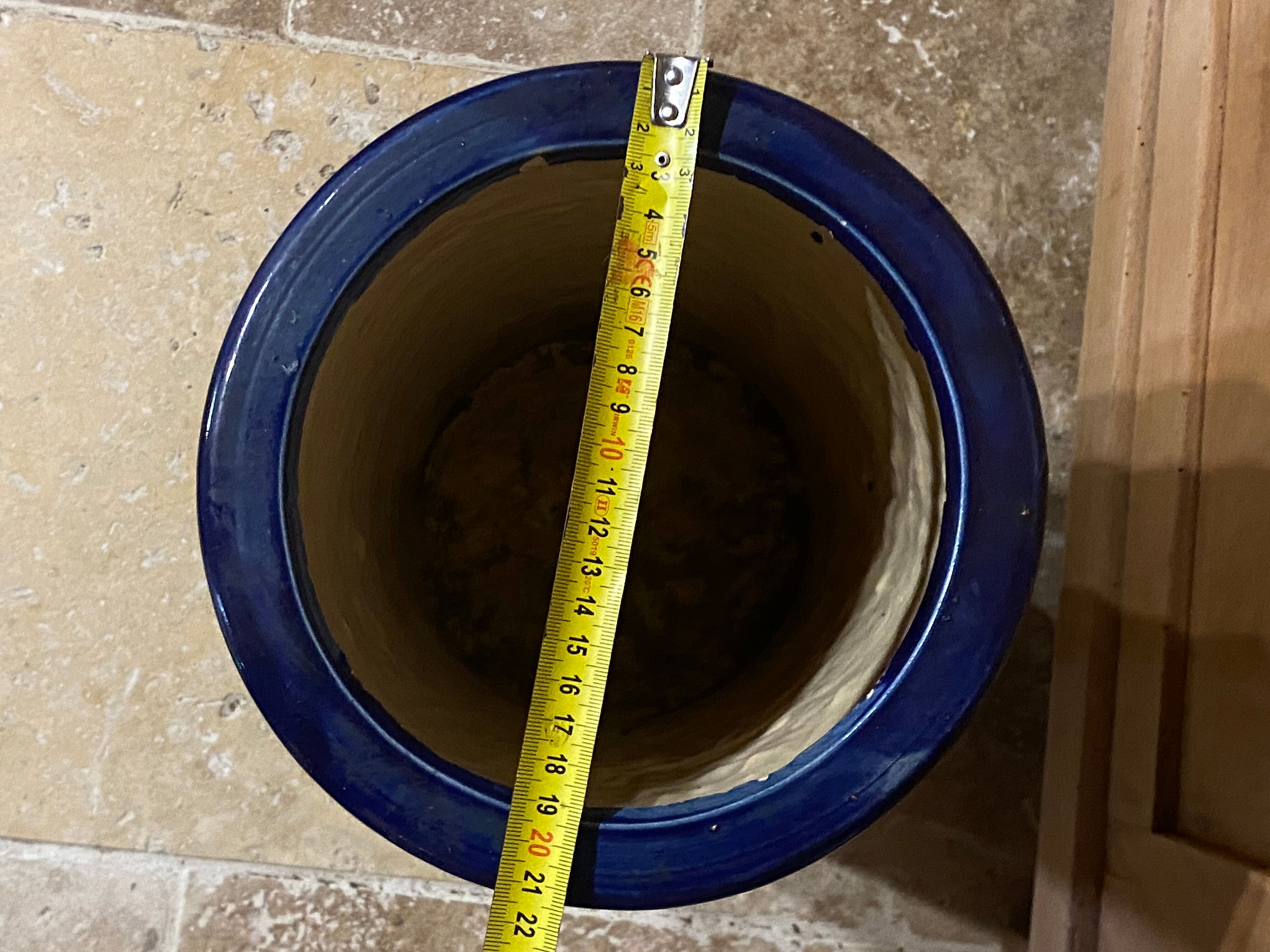 Enamelled ceramic umbrella stand