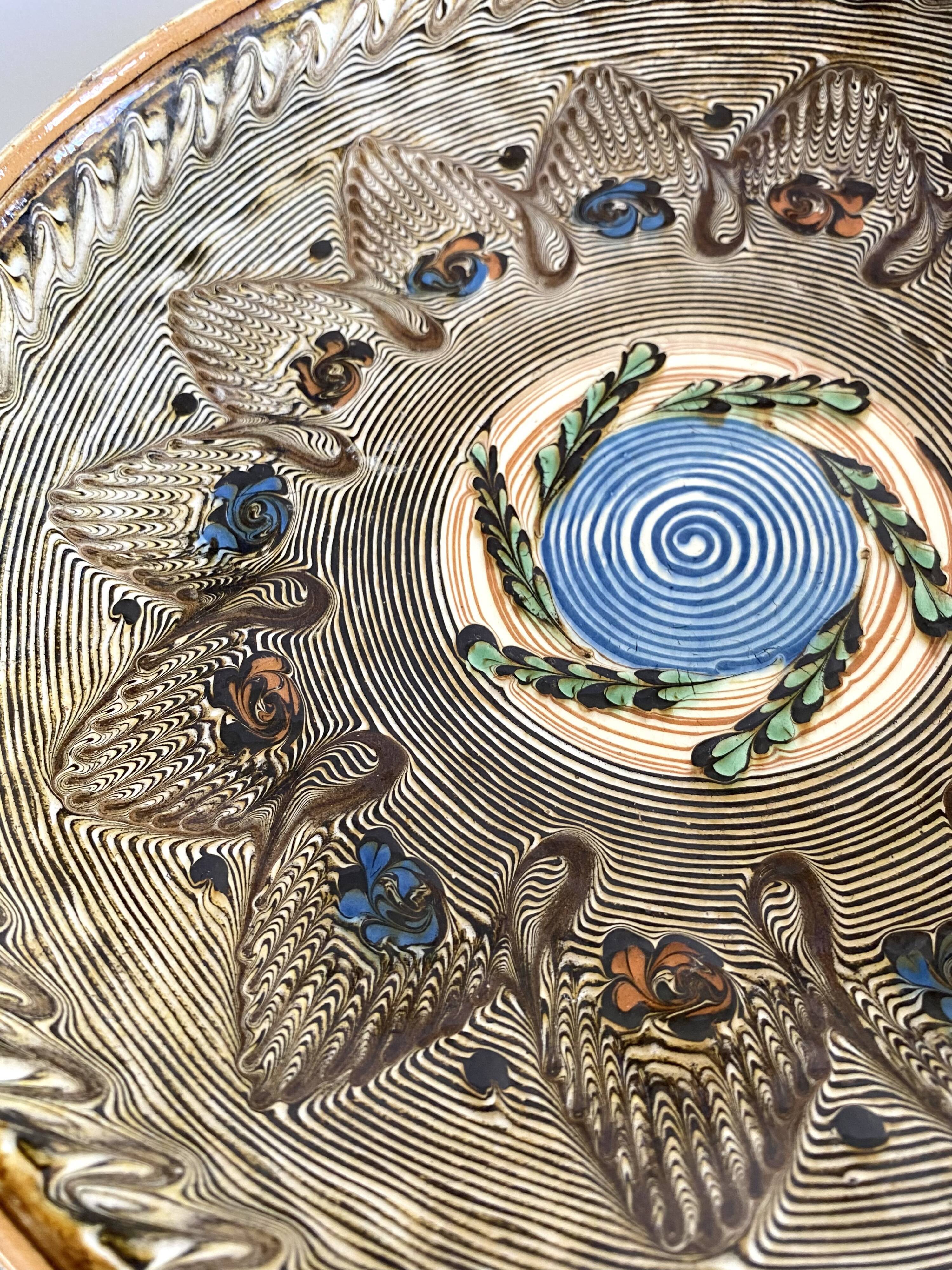 Romanian ceramic dish from Horezu