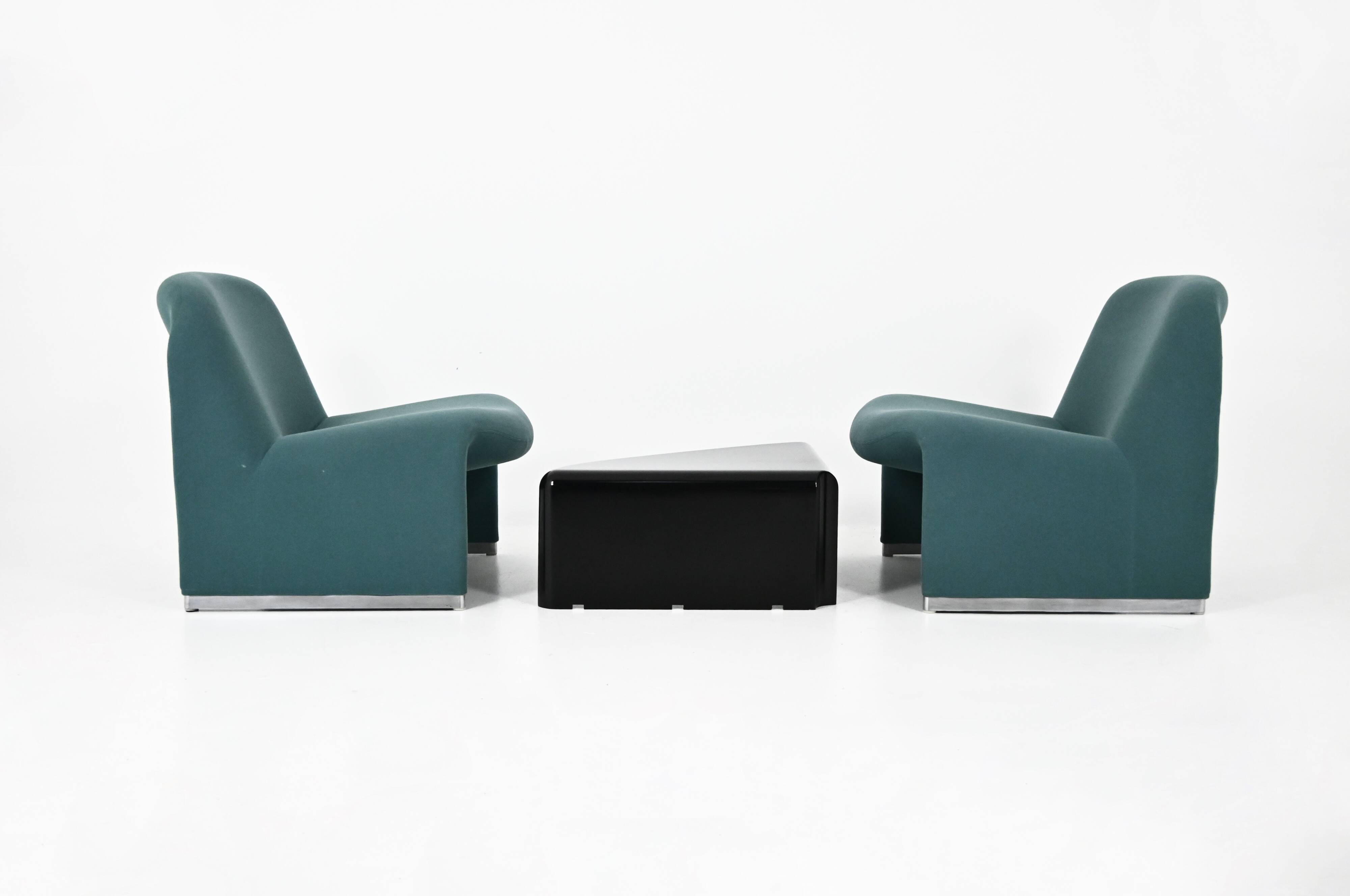 Armchairs + Alky table by Giancarlo Piretti for Anonima Castelli, years.