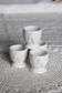 Coquetiers vintage porcelaine blanche barbotine motif fruit