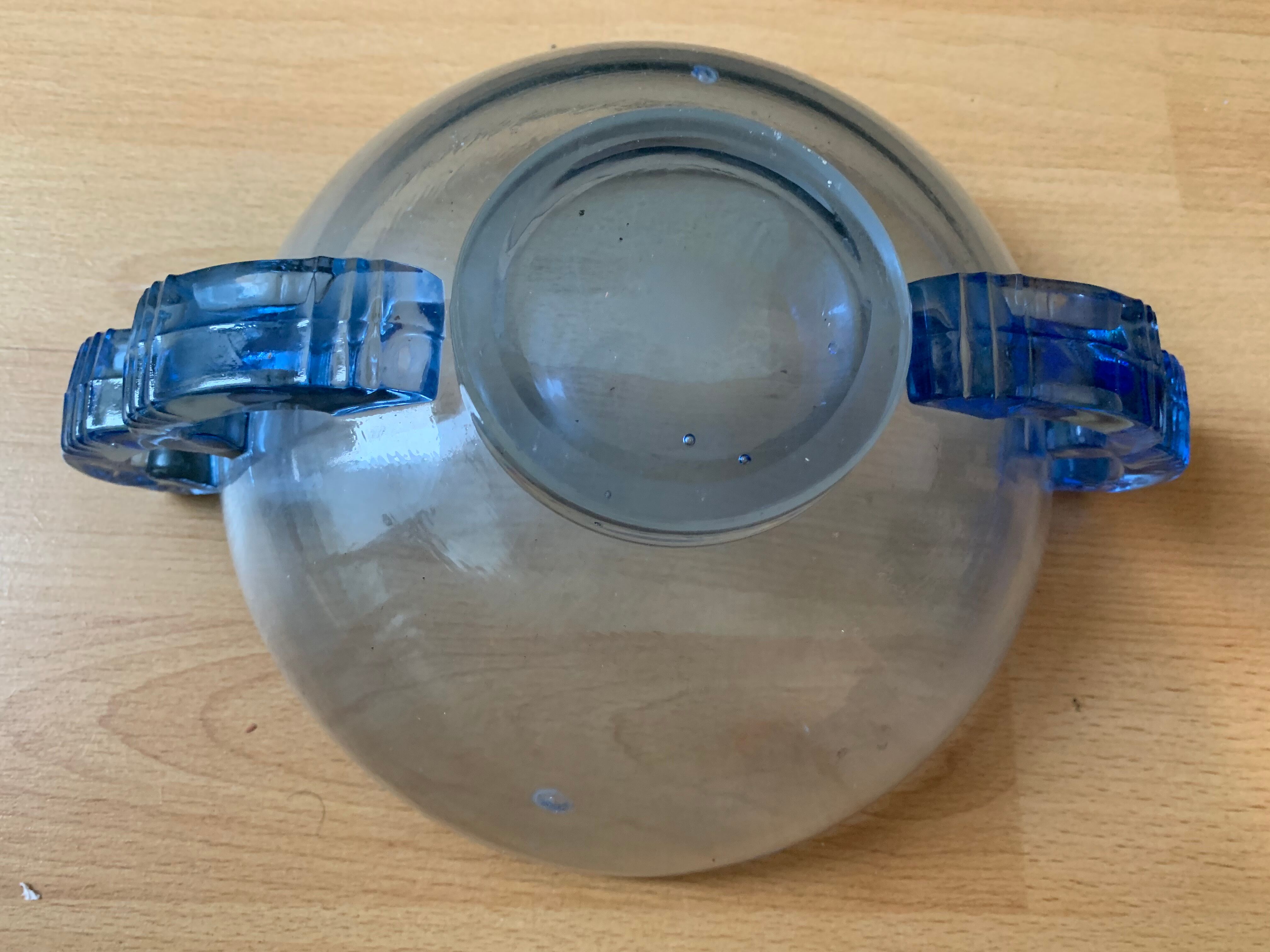 Coupe en verre bleu art deco
