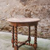 Table avec pieds boules en bois tourné