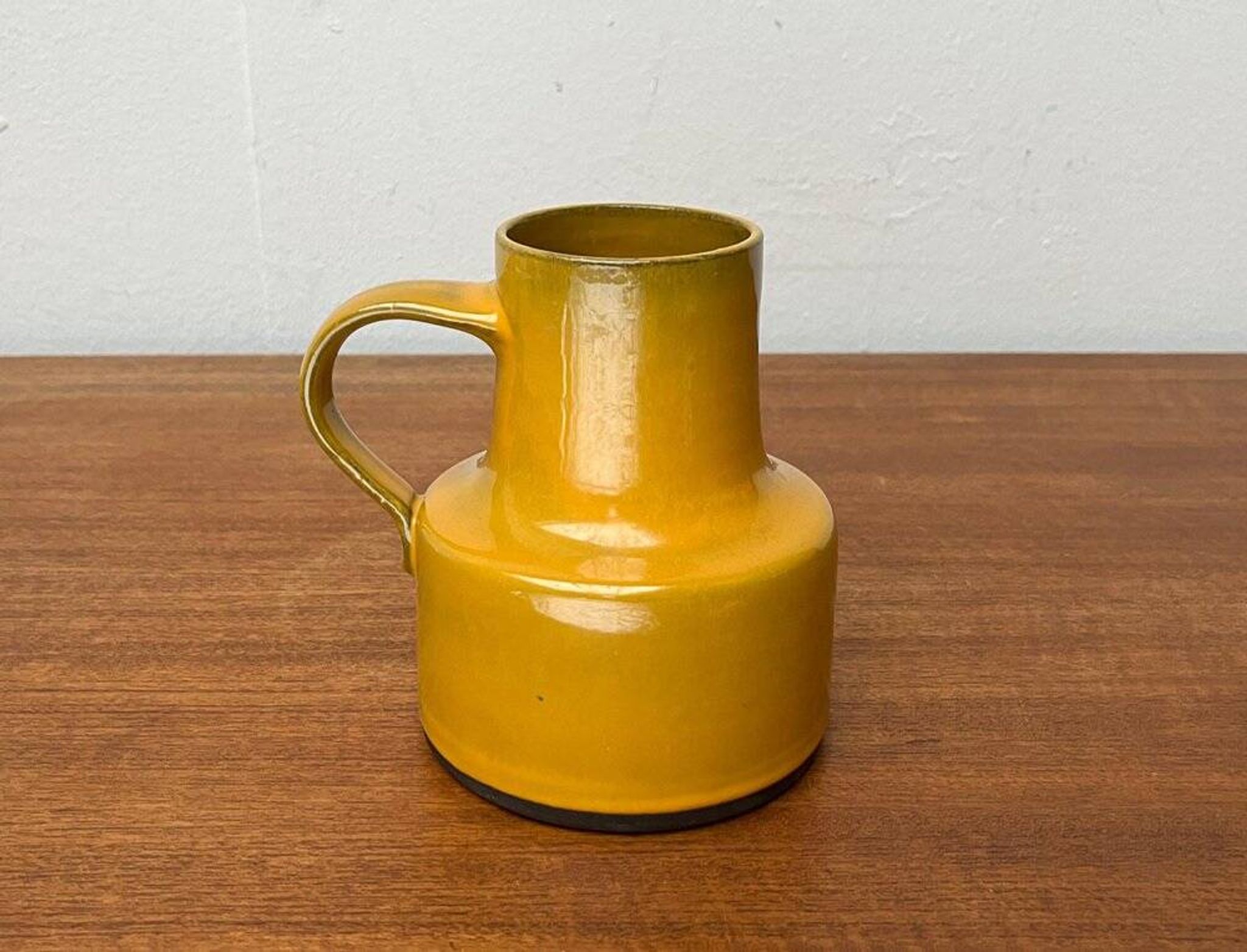 Minimalist carafe vase by BKW Böttger Keramik Wandsbek, Hamburg, Germany, 1960s.