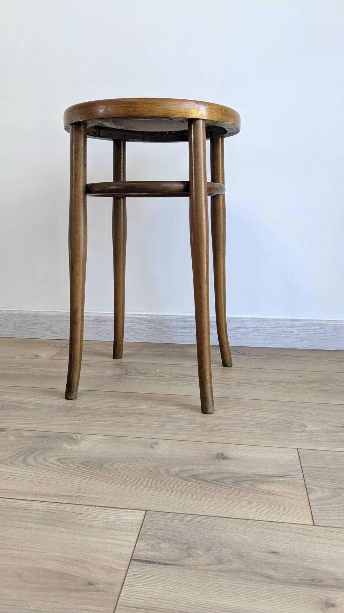 Antique stool J. & J. Kohn in bent wood – Austria – early 20th century