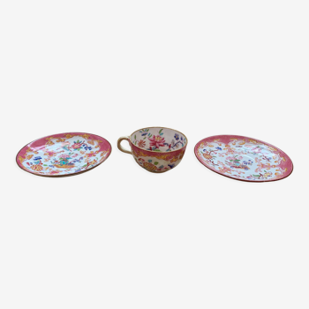 Tasse et sous-tasses en porcelaine anglaise Minton et une sous-tasse Sarreguemine