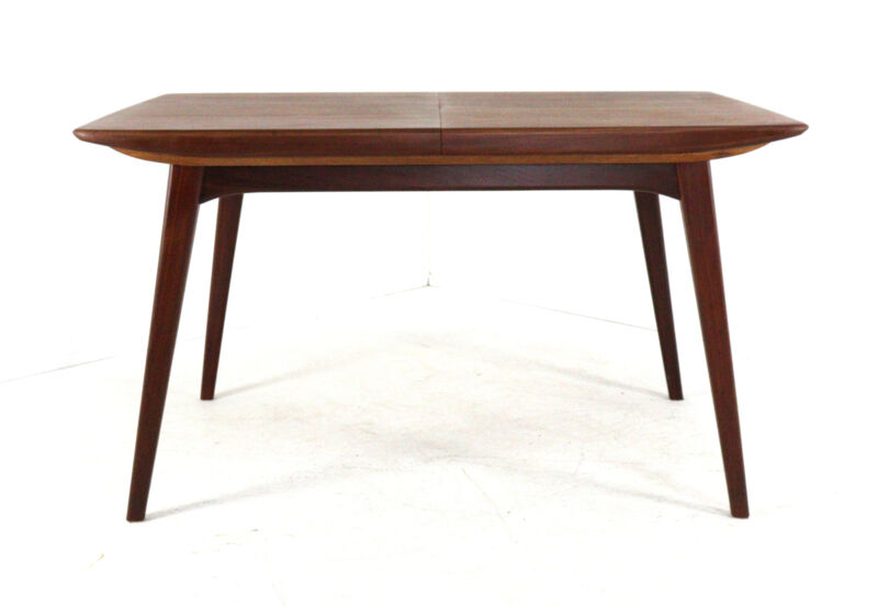Louis van Teeffelen for Wébé dining table 'Milaan'