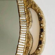 Miroir en papier mâché, incrustations et marqueterie de miroirs