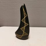 Sculptural black vase with yellow pattern from Hedebo Keramik Denmark 1950-1960s.
