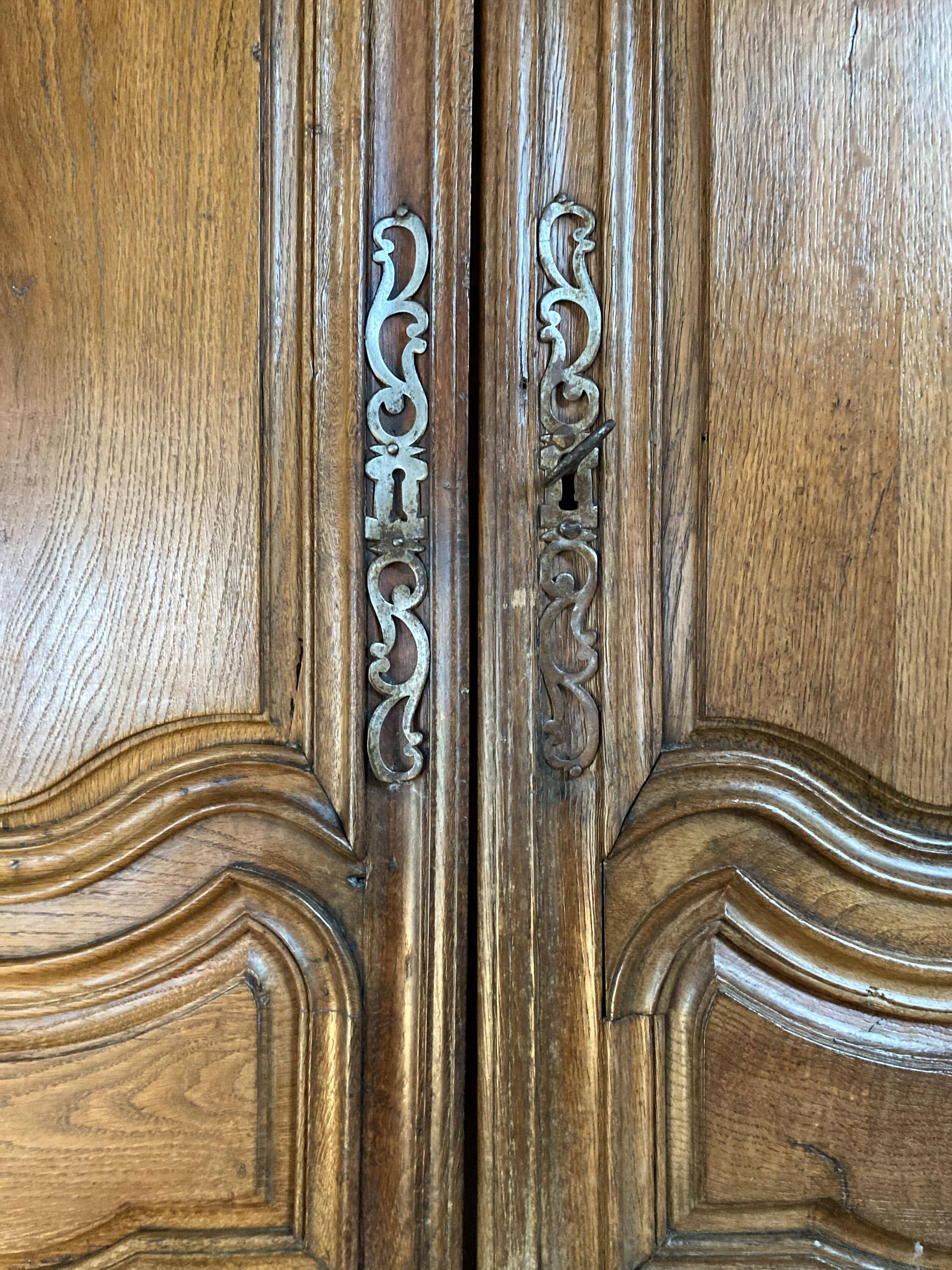 Regency castle buffet