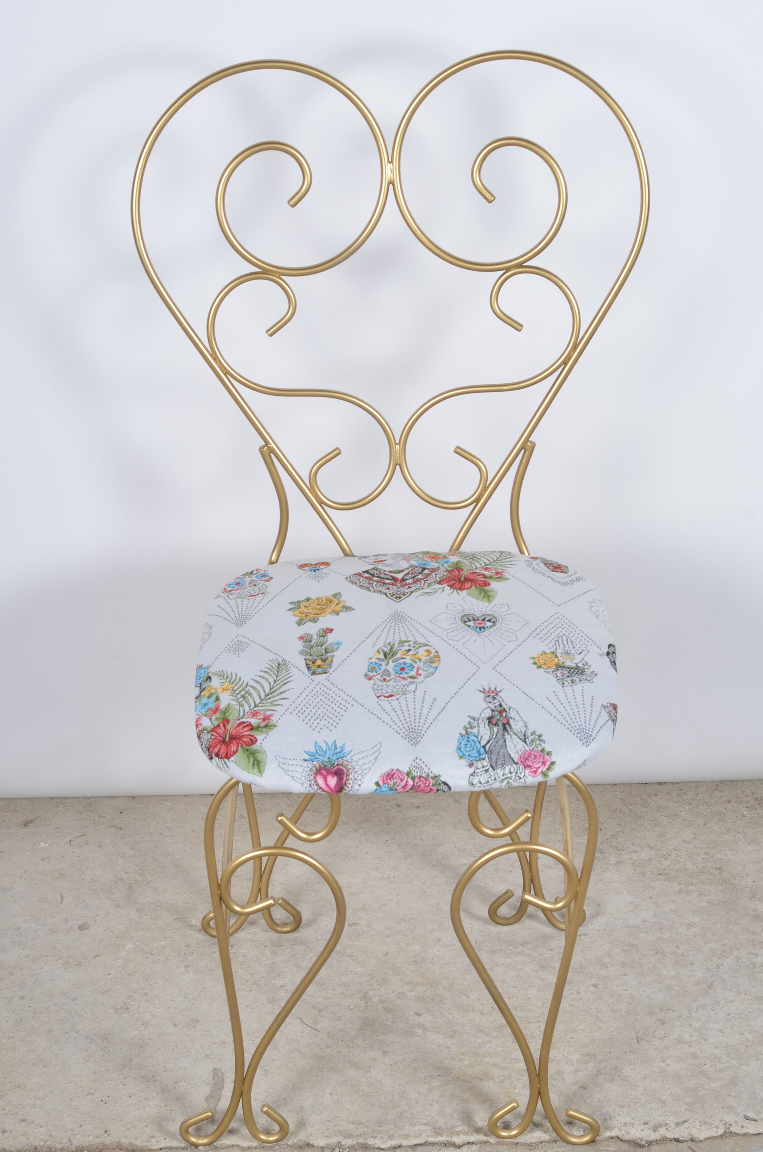 Chaise dossier coeur