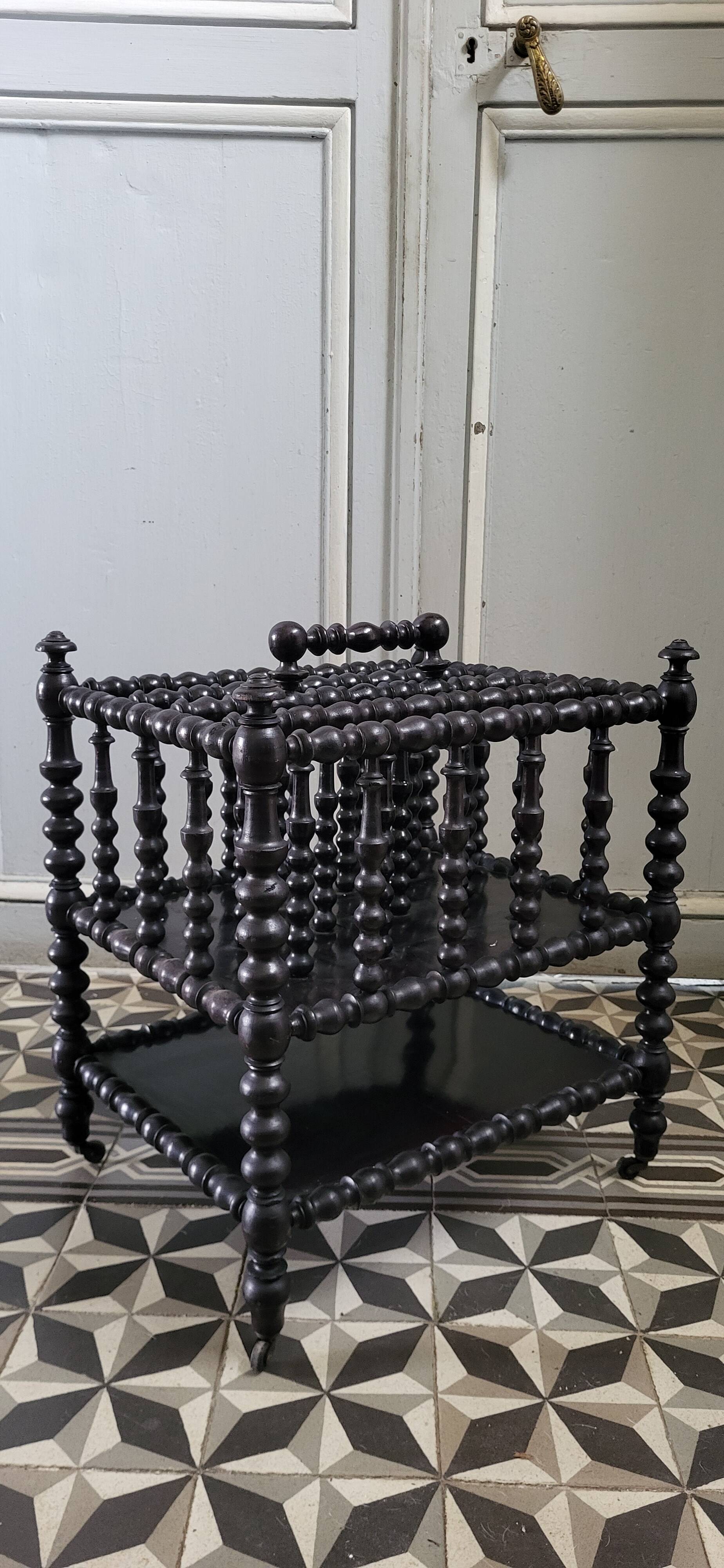Napoleon III magazine rack