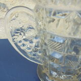 Vase with fin