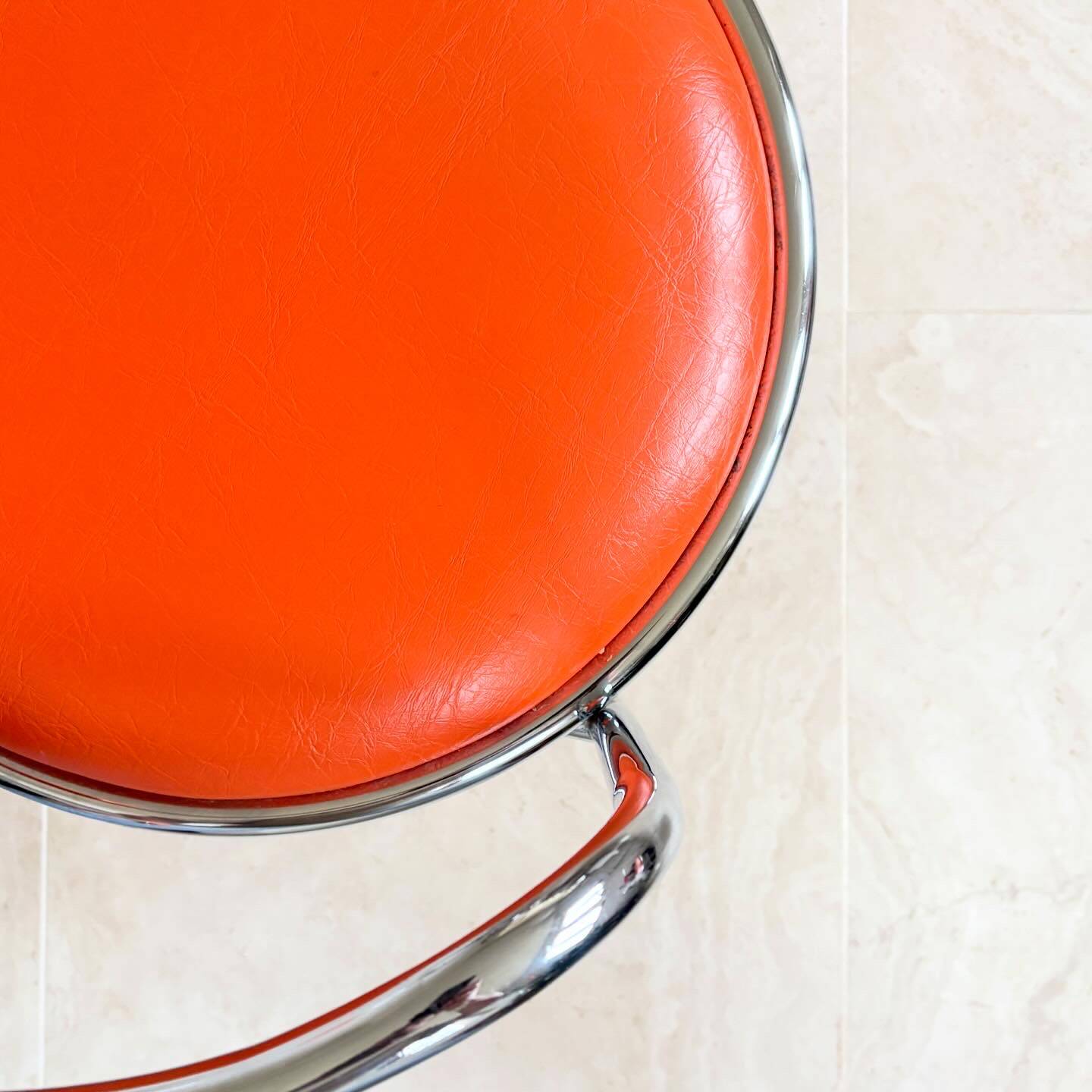 Chaises en inox design