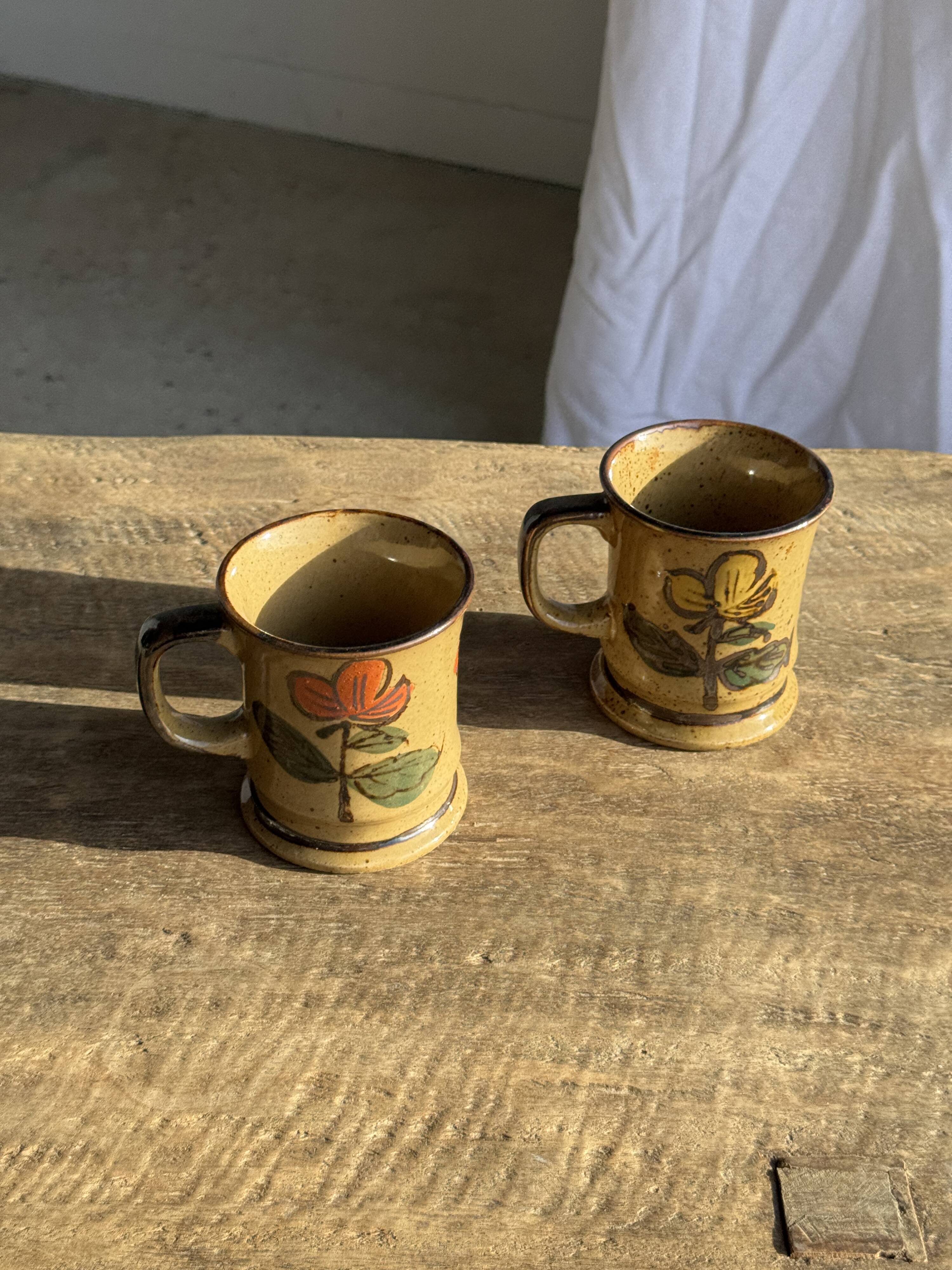 Set of 2 hand-painted flower mugs vintage stoneware H9.5
