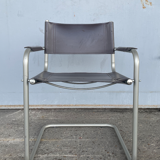 Fauteuil en cuir ancien