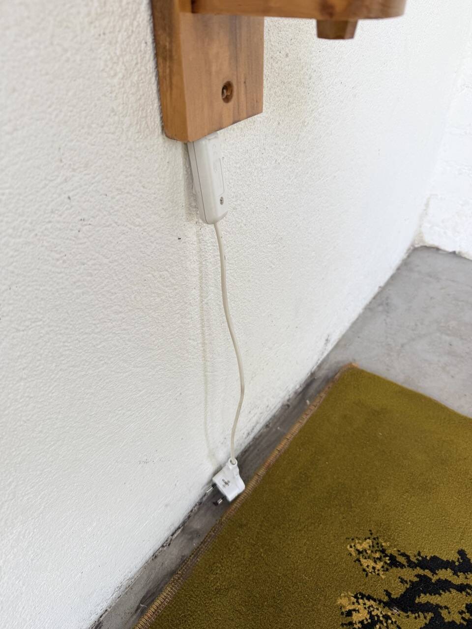 Mountain furniture gallows France pine