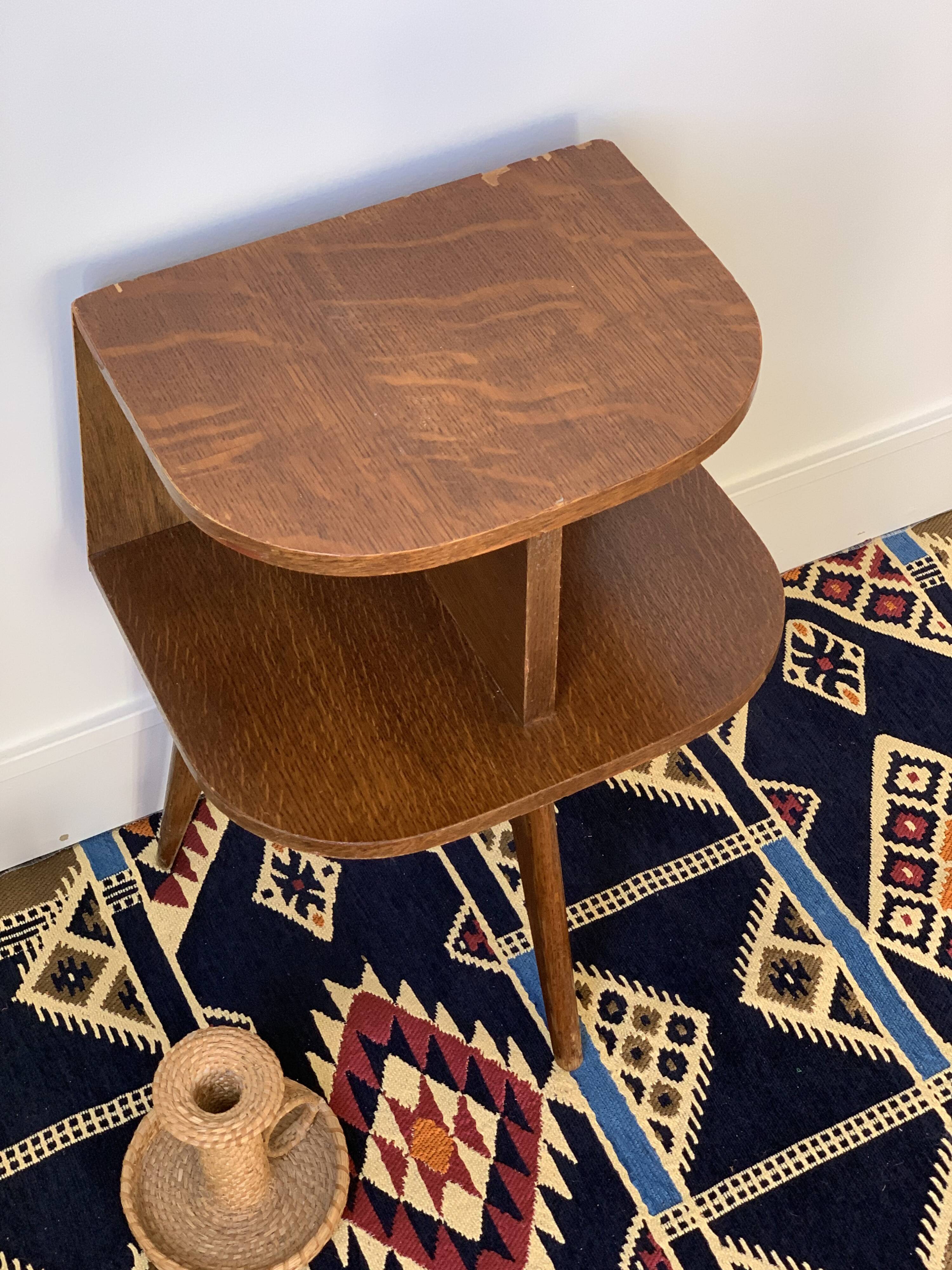 Tripod bedside